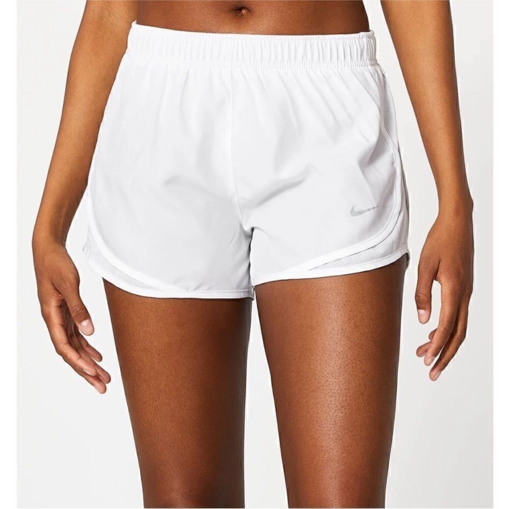 Nike NWT Women's Core Tempo Shorts in White Size Medium
